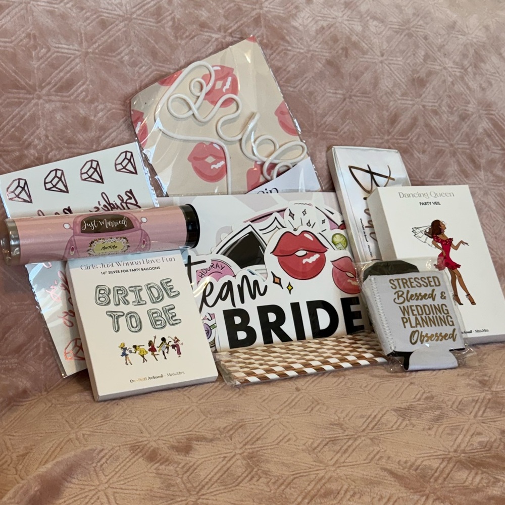 💍For Brides!💍 Bridal Bundle for Bachelorette Parties - Veil, Sash, & More